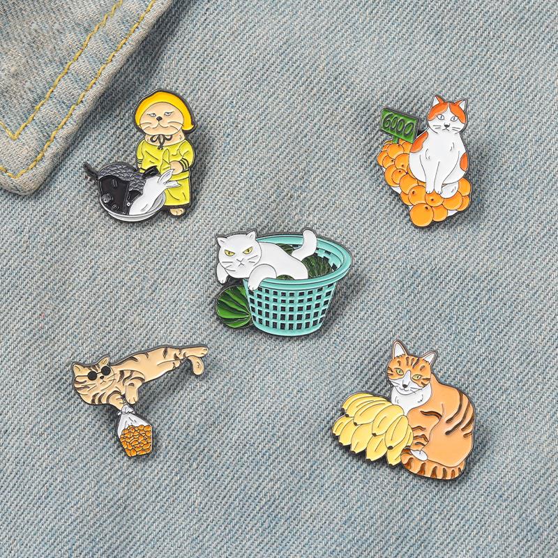 Street Fashion Vendors - Alfileres esmaltados de gatos con puesto