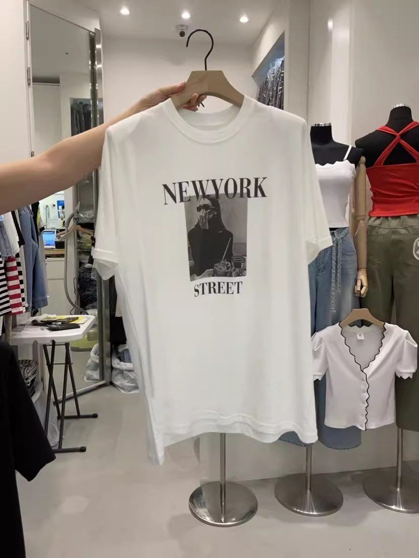 Camiseta Gráfica de Moda Urban - Street Fashion New York 2026 reseña y precio
