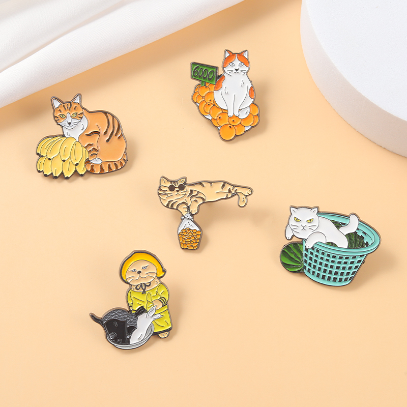 Alfileres esmaltados de gatos  - Street Fashion Vendors reseña y precio